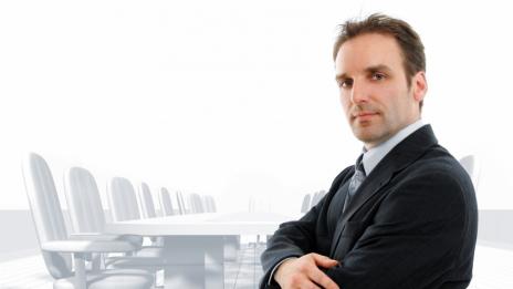 8 брутални истини за връзката с мъж работохолик