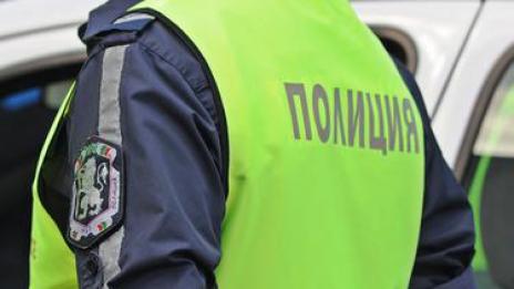 Пътна полиция проверява за колани и застраховки