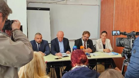 Арестуваха четирима "баш майстори", "ужилили" редица хора в цяла България