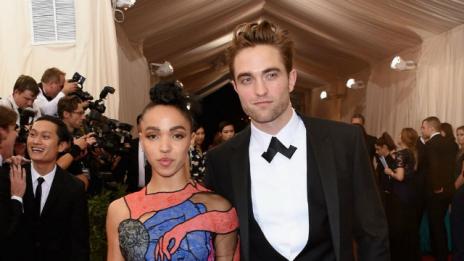 Бъдещата съпруга на Робърт Патинсън не е гледала "Здрач"