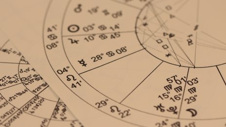 Любовен хороскоп - какво вещаят звездите?