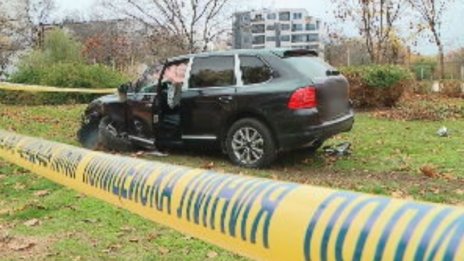 Шофьорът на джипа, който се вряза в дърво и рани трима души в Пловдив, се предаде 