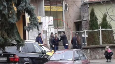 18-годишният Тодор аспирирал храна, не си глътнал езика