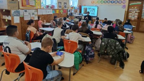 Третокласници от Нови пазар участваха във викторина за Първо българско царство