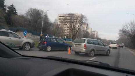 Катастрофа предизвика задръствания около Военноморското училище във Варна