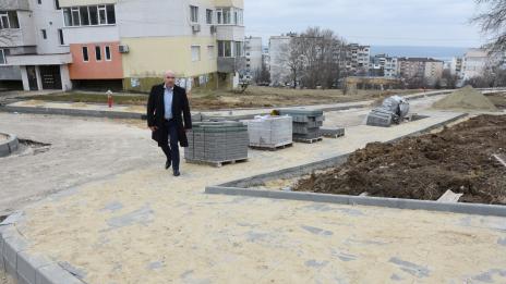 IV микрорайон във „Владиславово“ става „Бевърли Хилс“ на Варна (СНИМКИ)