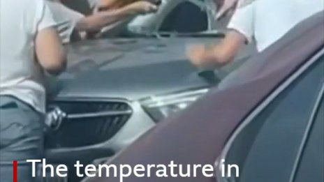 Забравиха дете при 38 градуса в колата, минувачи я разбиха да го спасят