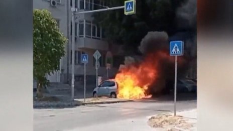 2 електромобила и лек автомобил са изгорели вчера до Спортна зала