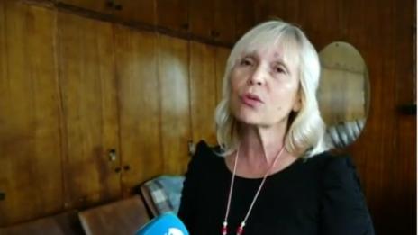 Учителката, изгонила с ритник ученик от час, напусна