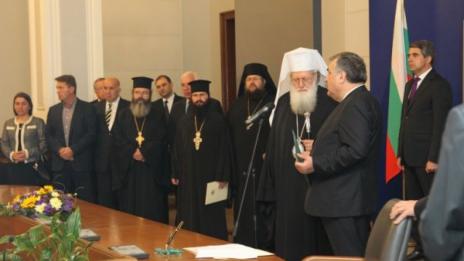 Синодът награждава Близнашки за църковни заслуги