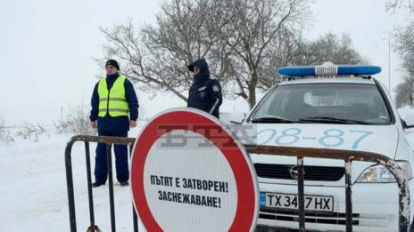 Пътят Добрич - Варна отново е затворен поради силни навявания