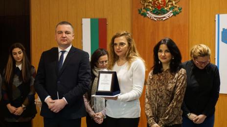 Наградиха участниците в конкурса „Да украсим Варна за Коледа 2017“