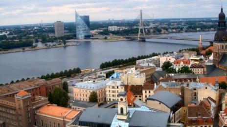 Полша ще спасява икономиката си с филипински работници  