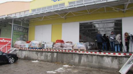 Русенци изпращат над 3 тона храни за приютите на отец Иван