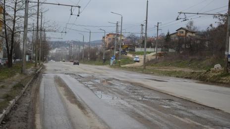 Започна ремонтът на бул. Трети март“