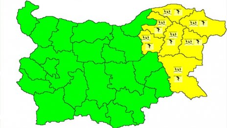 Жълт код за валежи и гръмотевици за Варна и още 6 области в неделя