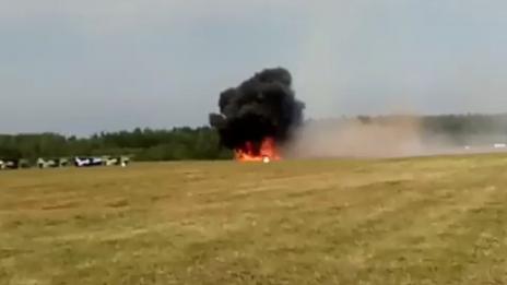 Самолет се разби по време на авиошоу край Москва
