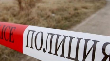 Мъж заплашва да скочи от болницата в Бургас