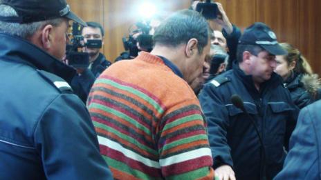 Изследванията: Евстатиев е здрав. Стрелча се вдига...