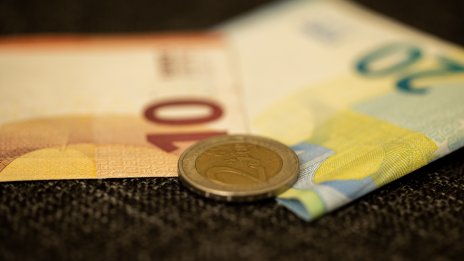 Шефове на агенции със заплати като председателя на Народното събрание