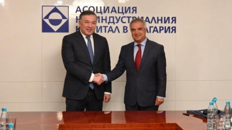 Около 15 000 узбекистанци работят официално у нас