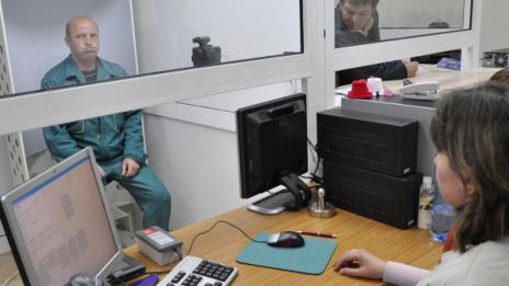 Лични карти с чип дават достъп до 3000 услуги на МВР