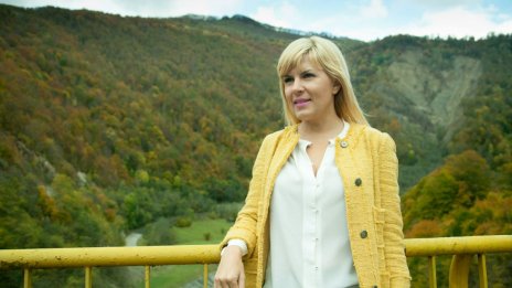 Подкупна румънска министърка, осъдена на 6 г. се крие у нас. Пипнахме я