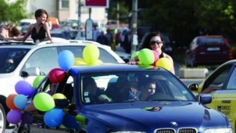 Абитуриентите изтеглиха късата клечка! За месец – два пъти на школо