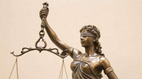 Интернационално трио на съд за наркооранжерия в село край Варна и боеприпаси