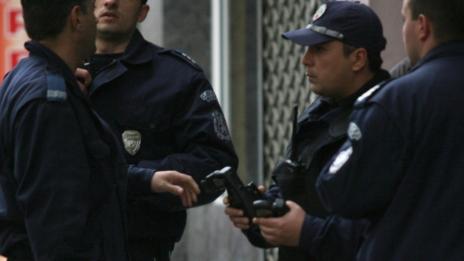Полицаи протестират заради съкращения