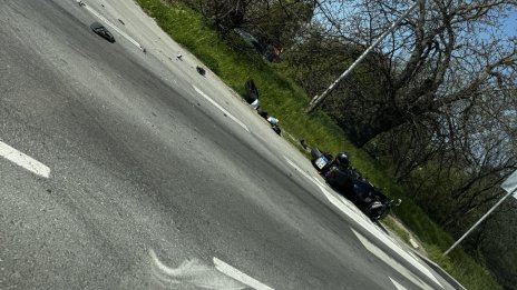 Моторист се потроши на пътя за Тополи