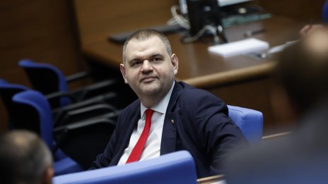 Пеевски: Ако Демерджиев не извади истината за корупционните схеми на ПБ, ще си остане &bdquo;хартиен тигър&ldquo;