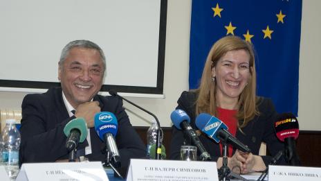 Въпреки недоволството на дискотеките, законът за „тихите" часове в курортите няма да се промени