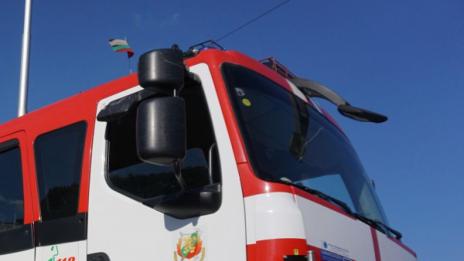 Горят треви край АМ "Тракия" до Ихтиман 