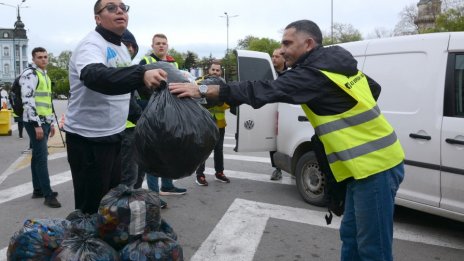 Гонят такситата от пияцата пред Катедралата тази събота