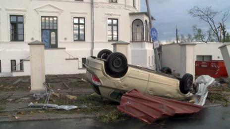 Ураганни ветрове погубиха човек в Хамбург