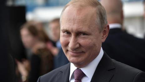 Путин се пошегува с герба на САЩ