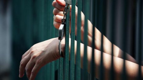 Варненка влиза в затвора за неплащане на издръжка на двете си деца