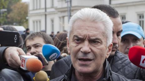 Изцепките на Сидеров и Чуколов събрани в 500 страници