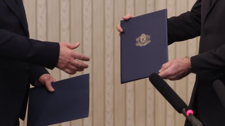 Bloomberg: Най-новият член на еврозоната се отправя към предсрочни избори