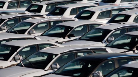 Продажбите на нови леки автомобили в България са скочили с близо 25%