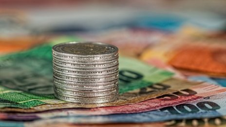Британските фирми ще публикуват разликите в заплатите на шефове и работници