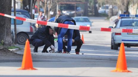 Проверяват сигнал за бомба под автомобил във Варна