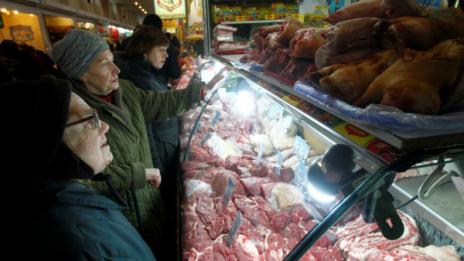 Русия въвежда купони за храна за бедните