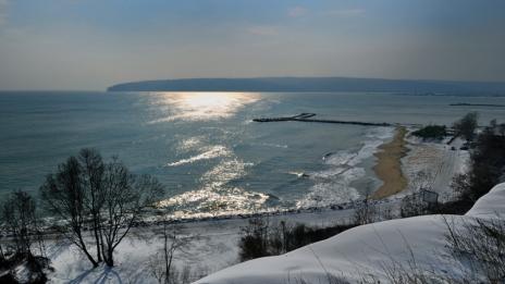 Облачно сутринта, слънчево следобяд