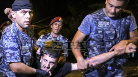 В Ереван взеха и медици за заложници