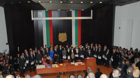 Областният чете клетвата на общинските съветници