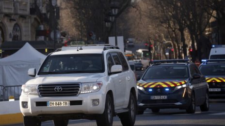 Обвиняемият за атентатите в Париж ще лежи в затвора до края на живота си 