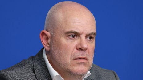 Иван Гешев е вписан като адвокат в Перник