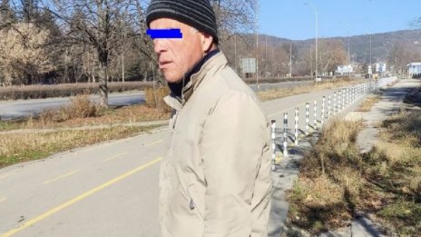 В "Левски": Пропищяха от мъж, който системно изхвърля боклука си в градинка